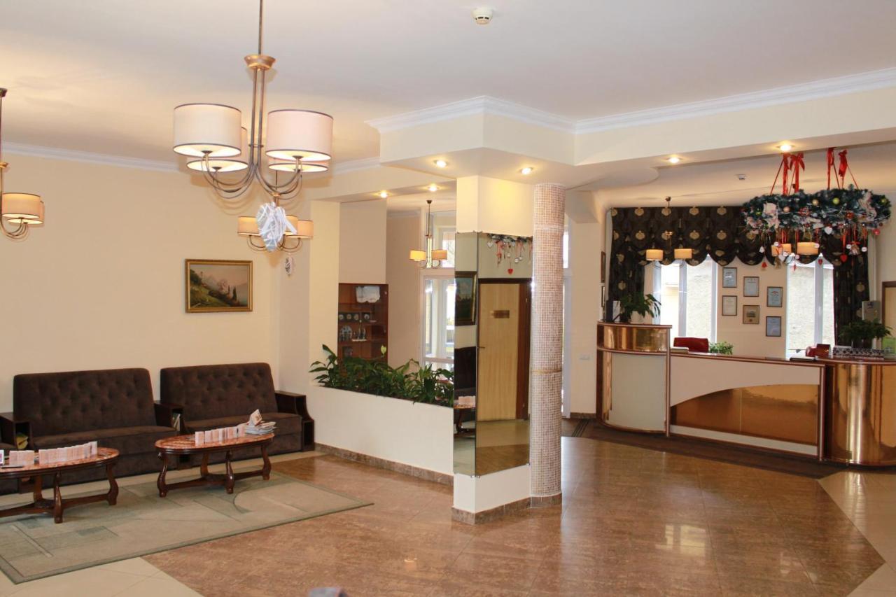 Valentyna Hotel Bryukhovychi Bagian luar foto