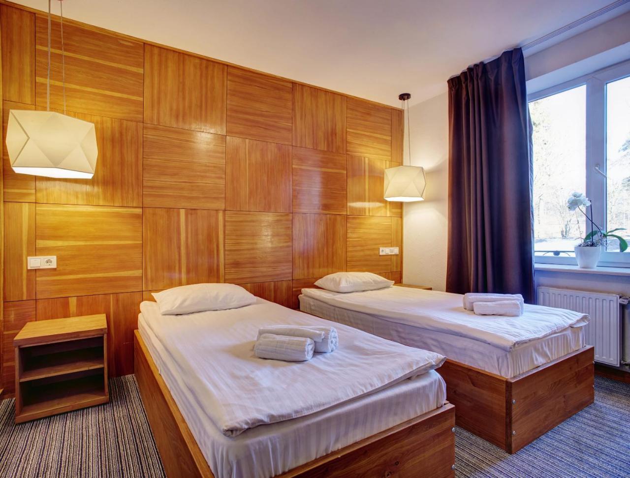 Valentyna Hotel Bryukhovychi Bagian luar foto