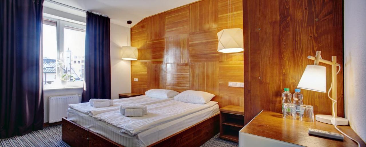 Valentyna Hotel Bryukhovychi Bagian luar foto